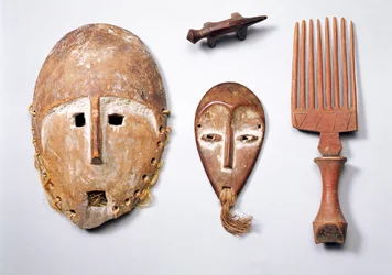 Maschere di Lukungu, pettine e figura zoomorfa